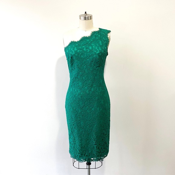 Tadashi Shoji Dresses & Skirts - Tadashi Shoji • One Shoulder Lace Sheath Cocktail Dress • 8